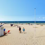 3 Bedroom In Lägenhet Oostende